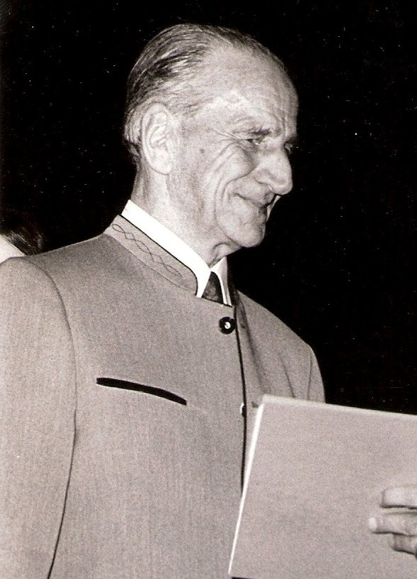 Sepp Groschmidt, bei der Verleihung des Volkstumspreises 1975