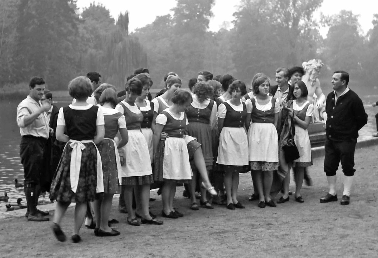 Aufstellung zum Gruppenfoto-02