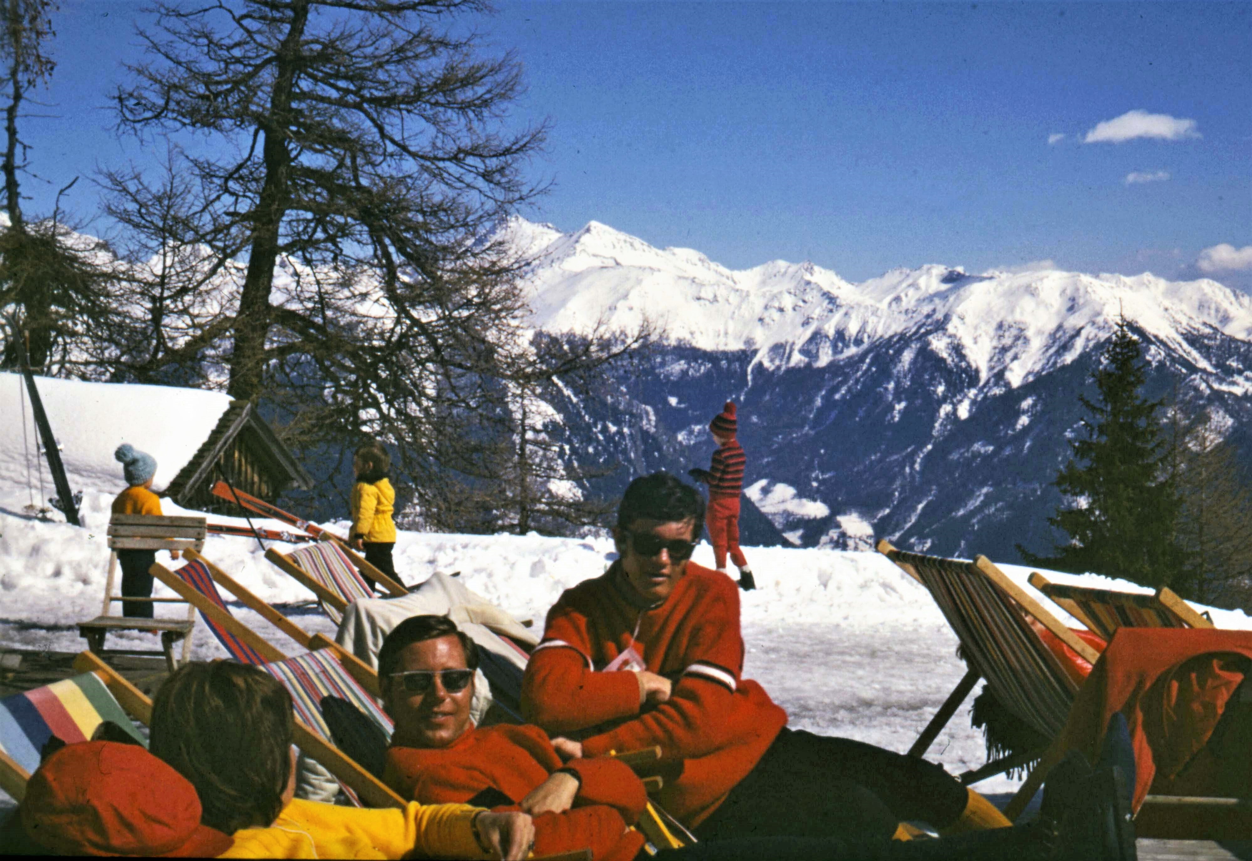 Sonnenschein, blauer Himmel, herrlicher Schnee und Wilfried Bungart rechts