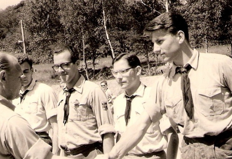 Verleihung der ersten Proben, 1958
