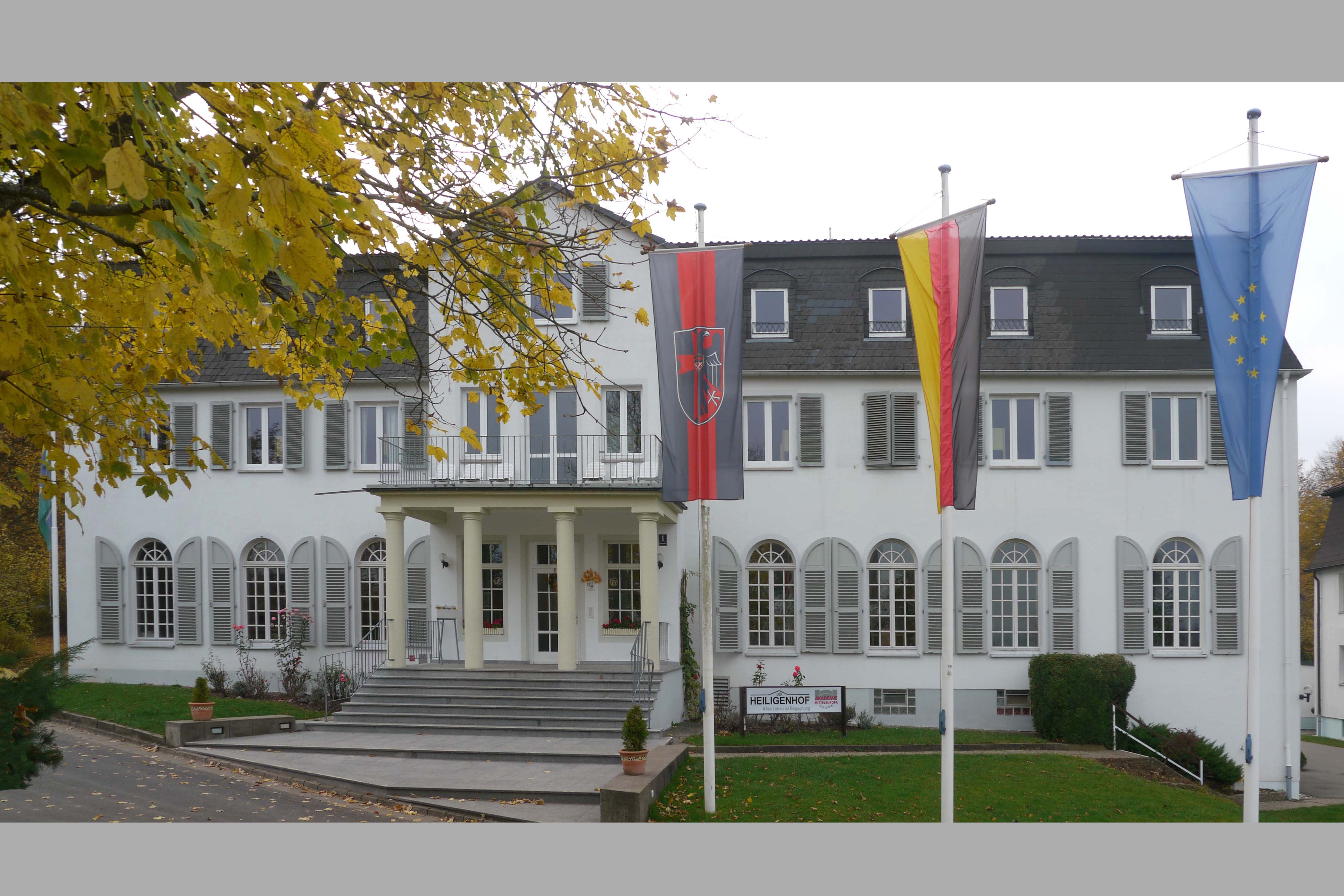 Eingangsfront im Jahr 2012