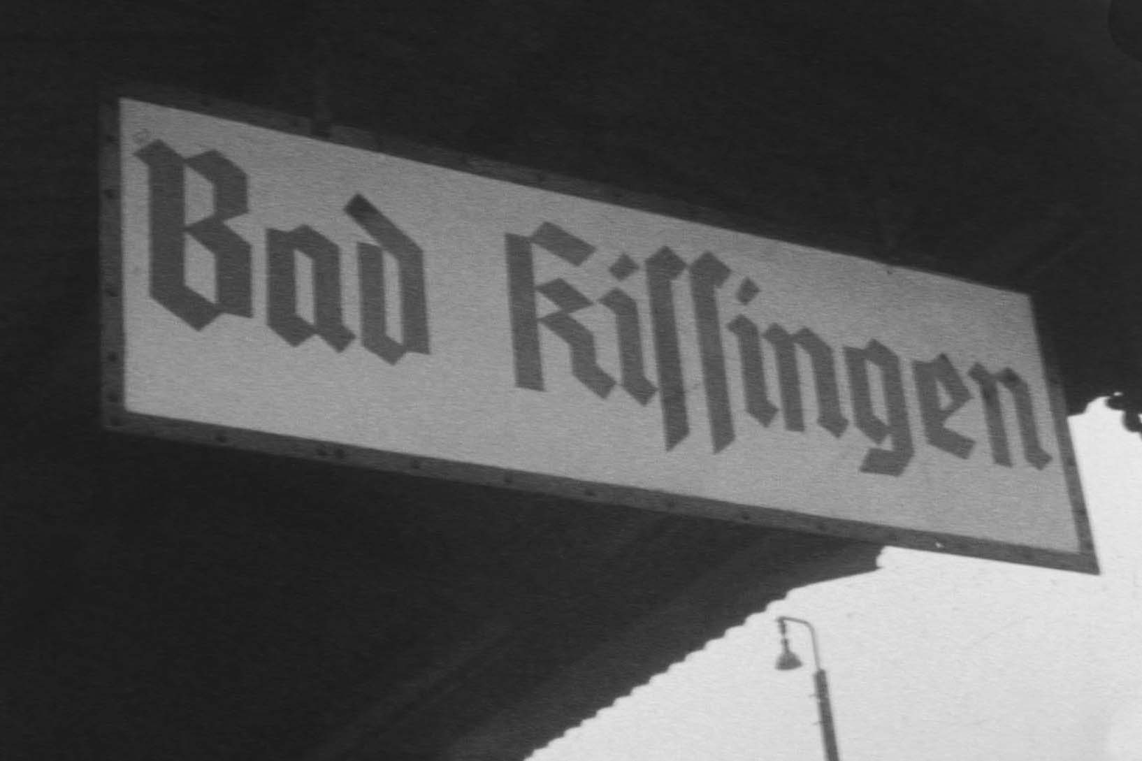 altes Bahnhofsschild