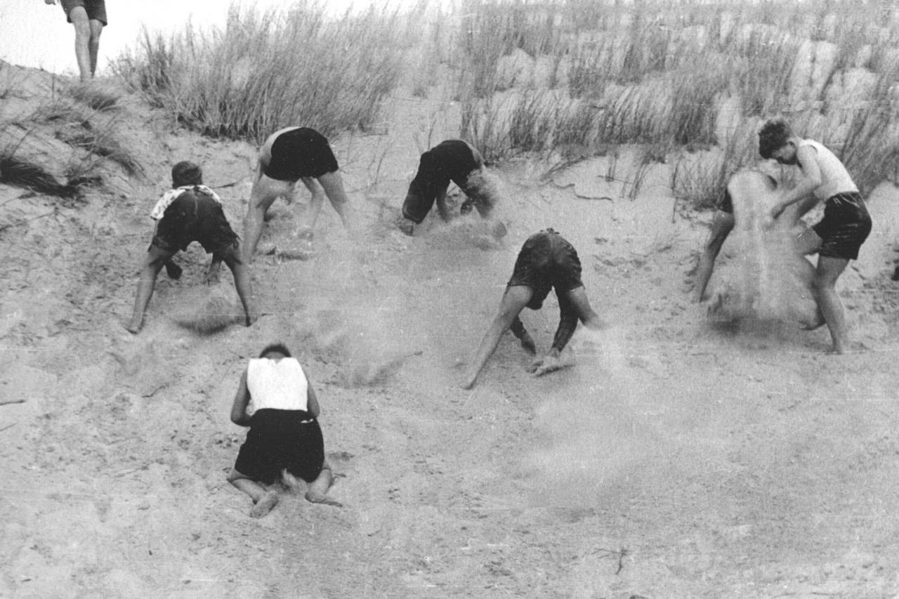 Graben im Sand 1953